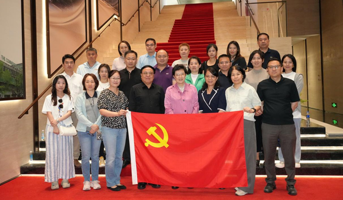 观典籍瑰宝 悟文明力量 树正确政绩 促党建赋能——中国教育装备行业协会党支部组织党员职工赴中国出版集团开展主题参观学习